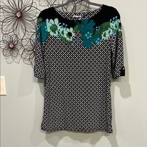 Graphic Black and White 3/4 Sleeve Blouse